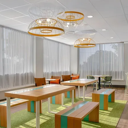Spark By Hilton Airport North 3*