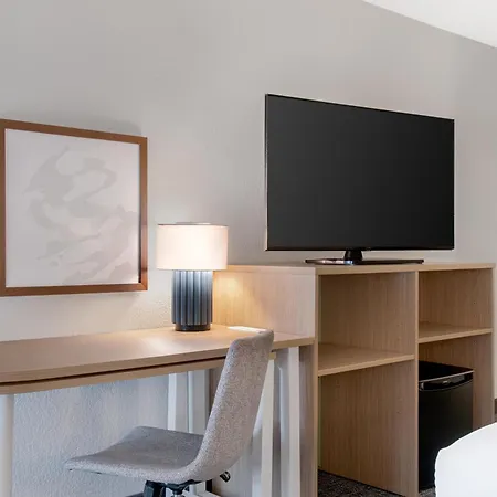 Spark By Hilton Airport North Hotel Charlotte