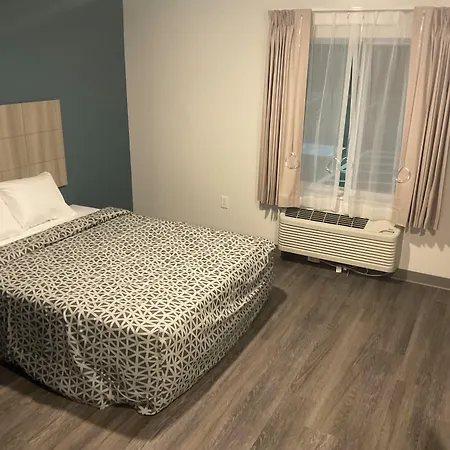 Woodspring Airport Hotel 3*