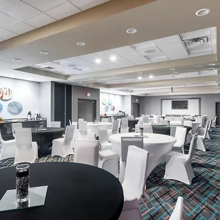Express & - Airport By Ihg Hotel Charlotte