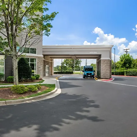 Hampton & Charlotte-airport 3*