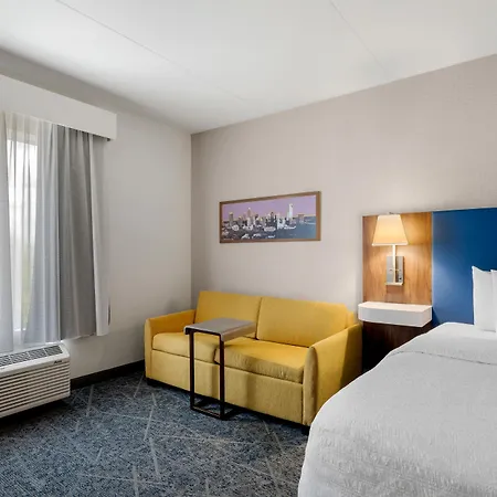 Hotel Hampton & Charlotte-airport 3*