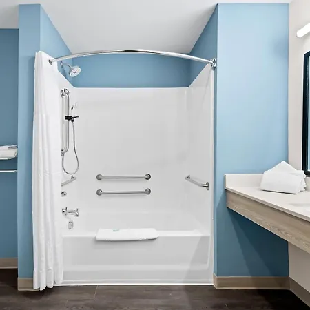 Hotel Woodspring Airport 3*