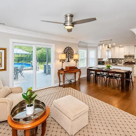 3br Escape: Pool, Hot Tub & Theater Holiday home *