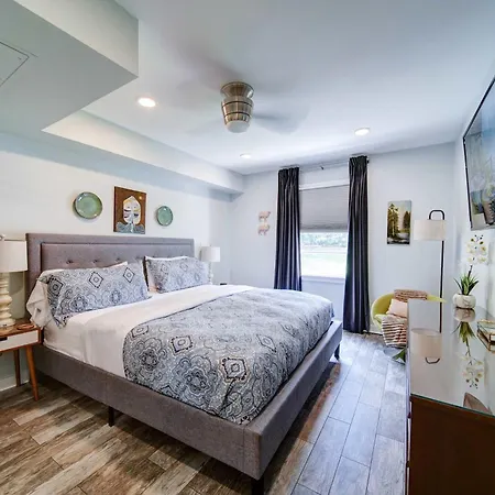 Holiday home Spacious Conveniently Located 1br In Myers Park *