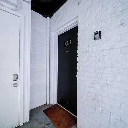 Spacious Conveniently Located 1br In Myers Park Holiday home Charlotte