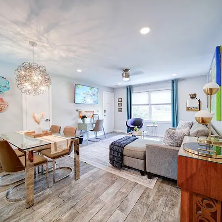 Spacious Conveniently Located 1br In Myers Park *