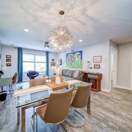 Spacious Conveniently Located 1br In Myers Park
