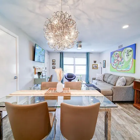Spacious Conveniently Located 1br In Myers Park Holiday home