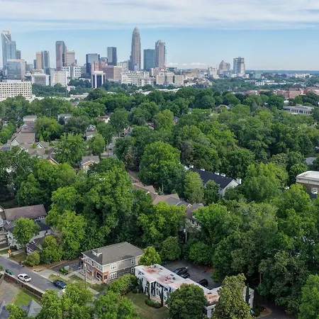 Holiday home Spacious Conveniently Located 1br In Myers Park