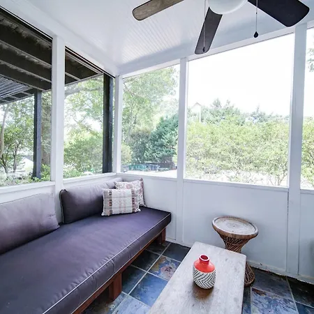 Stylish Myers Park 2 Bedroom With Screened Porch Holiday home Charlotte