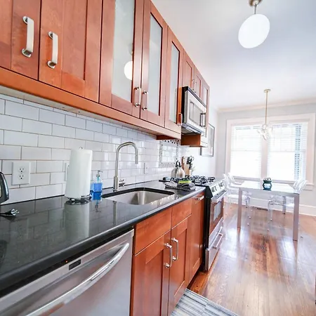 Stylish Myers Park 2 Bedroom With Screened Porch * Charlotte