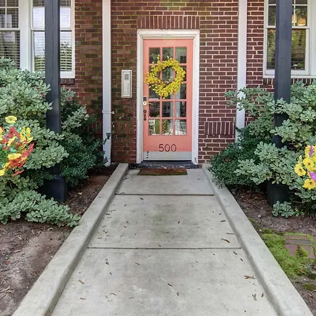 Stylish Myers Park 2 Bedroom With Screened Porch Holiday home *