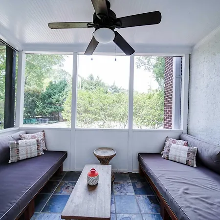 Holiday home Stylish Myers Park 2 Bedroom With Screened Porch Charlotte
