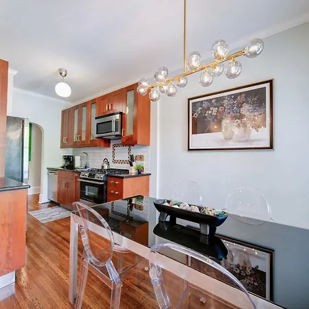 Stylish Myers Park 2 Bedroom With Screened Porch Holiday home *