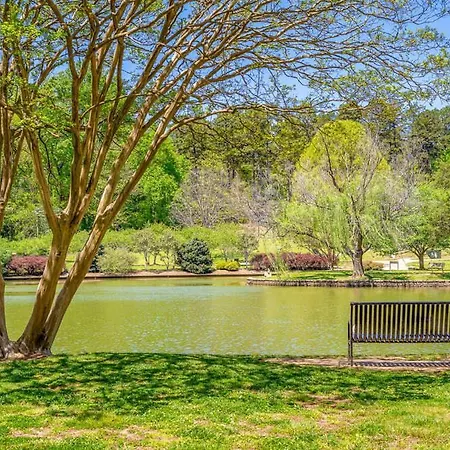2 Bedroom In Myers Park With Comfortable Screened Porch Holiday home