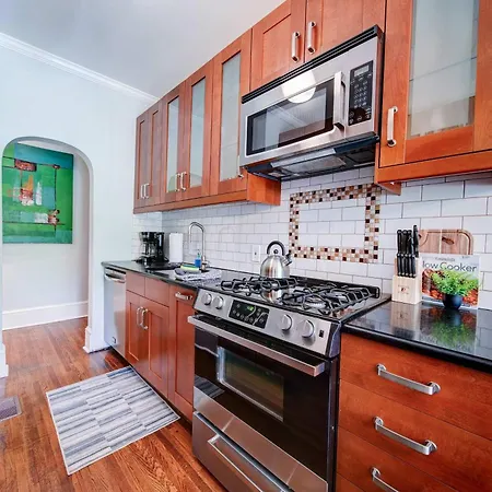 Stylish Myers Park 2 Bedroom With Screened Porch Charlotte