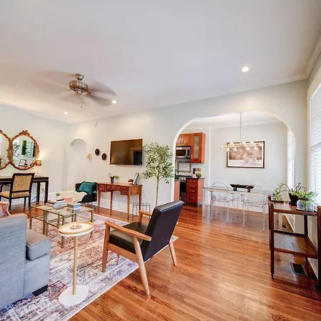Stylish Myers Park 2 Bedroom With Screened Porch Holiday home Charlotte