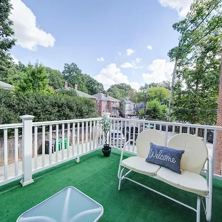 Bright And Restful 2br Near Uptown With Balcony Holiday home *