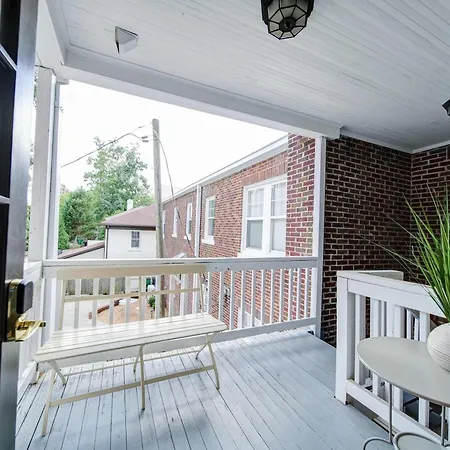 Bright And Restful 2br Near Uptown With Balcony *