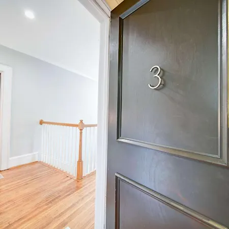 Bright And Restful 2br Near Uptown With Balcony * Charlotte
