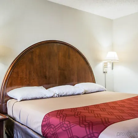 Hotel Quality Airport-near Uptown 2*