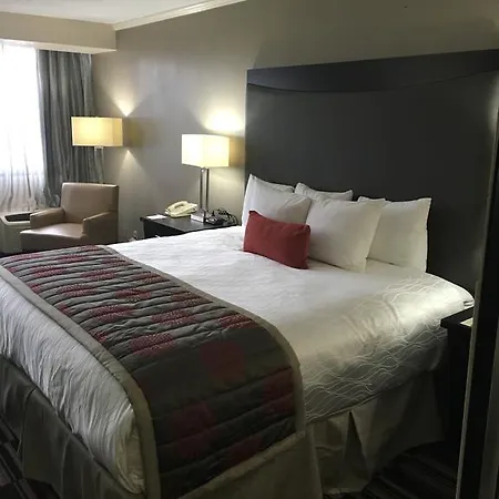 Ramada Plaza By Wyndham South End Airport Hotel