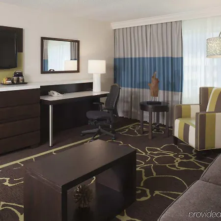 Doubletree By Hilton Uptown