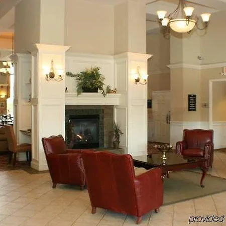 Hotel Homewood By Hilton Airport