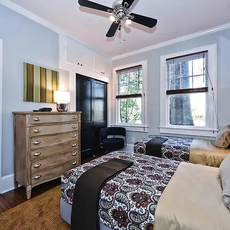 Apartment Executive Corporate In Myers Park-charlotte