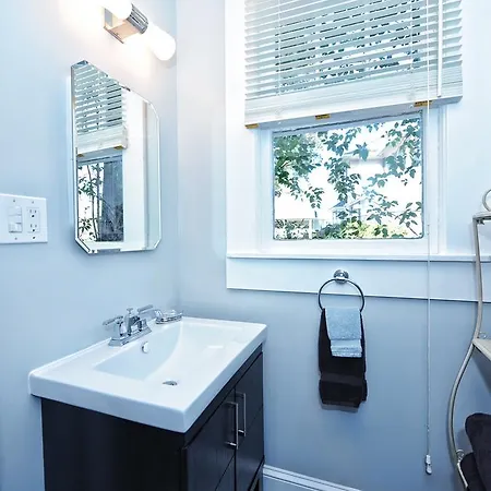 Apartment Executive Corporate In Myers Park-charlotte *