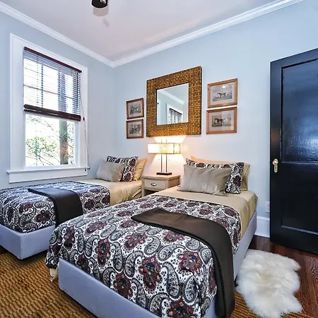 Apartment Executive Corporate In Myers Park-charlotte *