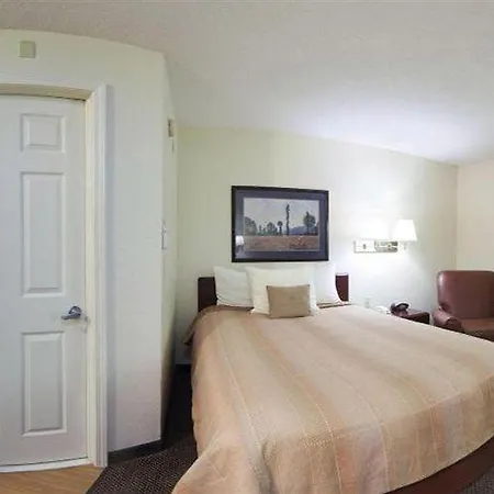 Mainstay - Executive Park