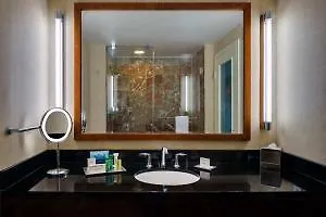 Hotel Hilton Uptown 4*