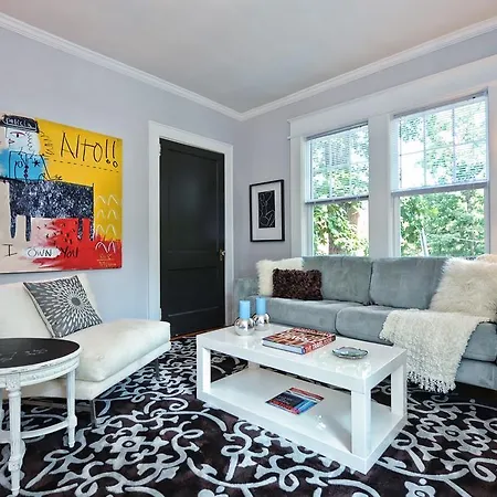 Apartment Bright And Spacious 2br Near Uptown