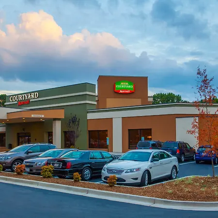 Courtyard By Marriott Airport Loso Hotel 3*