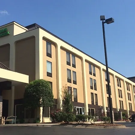 Hotel Wyndham Garden Airport Southeast 3*