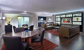 Sheraton Airport Hotel 4*