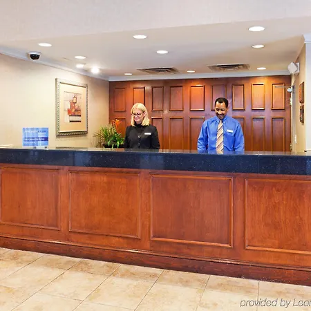 Hotel Fairfield & By Marriott Uptown 3*