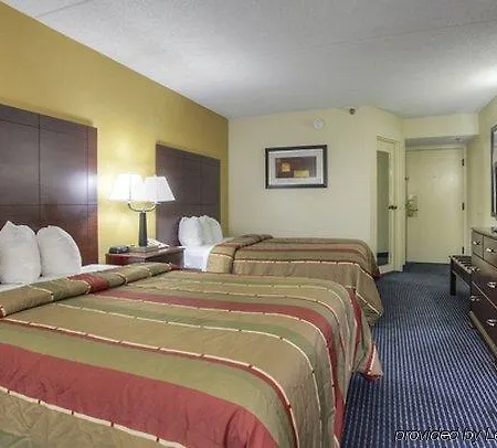 Hotel Wyndham Garden Airport Southeast