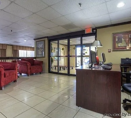 Hotel Wyndham Garden Airport Southeast 3*