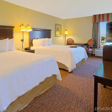 Hampton Place Hotel 3*