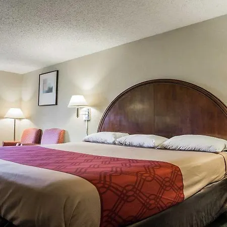 Quality Airport-near Uptown Hotel 2*