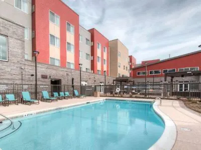 Hotel Fairfield & By Marriott Airport 3*