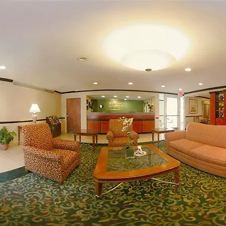 Motel & 4 Less