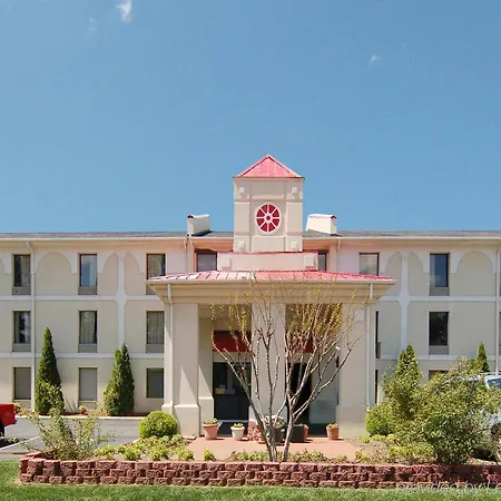 Hotel Quality Airport-near Uptown 2*