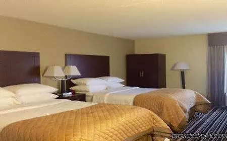 Hotel Wyndham Garden Airport Southeast