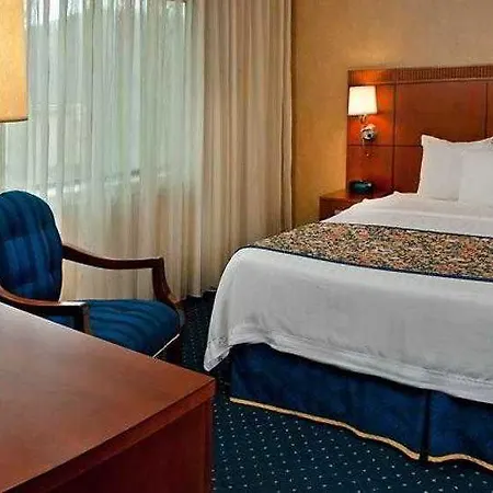 Courtyard Arrowood 3* Charlotte