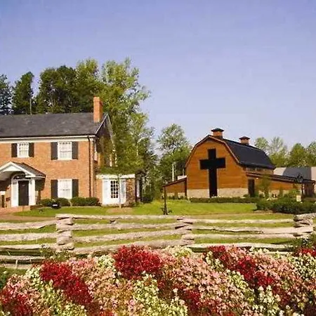Courtyard Arrowood Charlotte