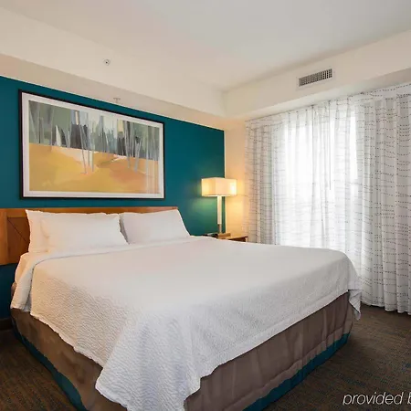 Hotel By Marriott Piper Glen 3*